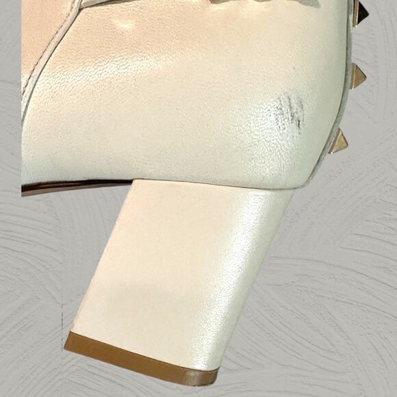 Valentino Garavani Women's Rockstud Leather Ankle Boots Size 37.5 ivory color - Picture 11 of 15